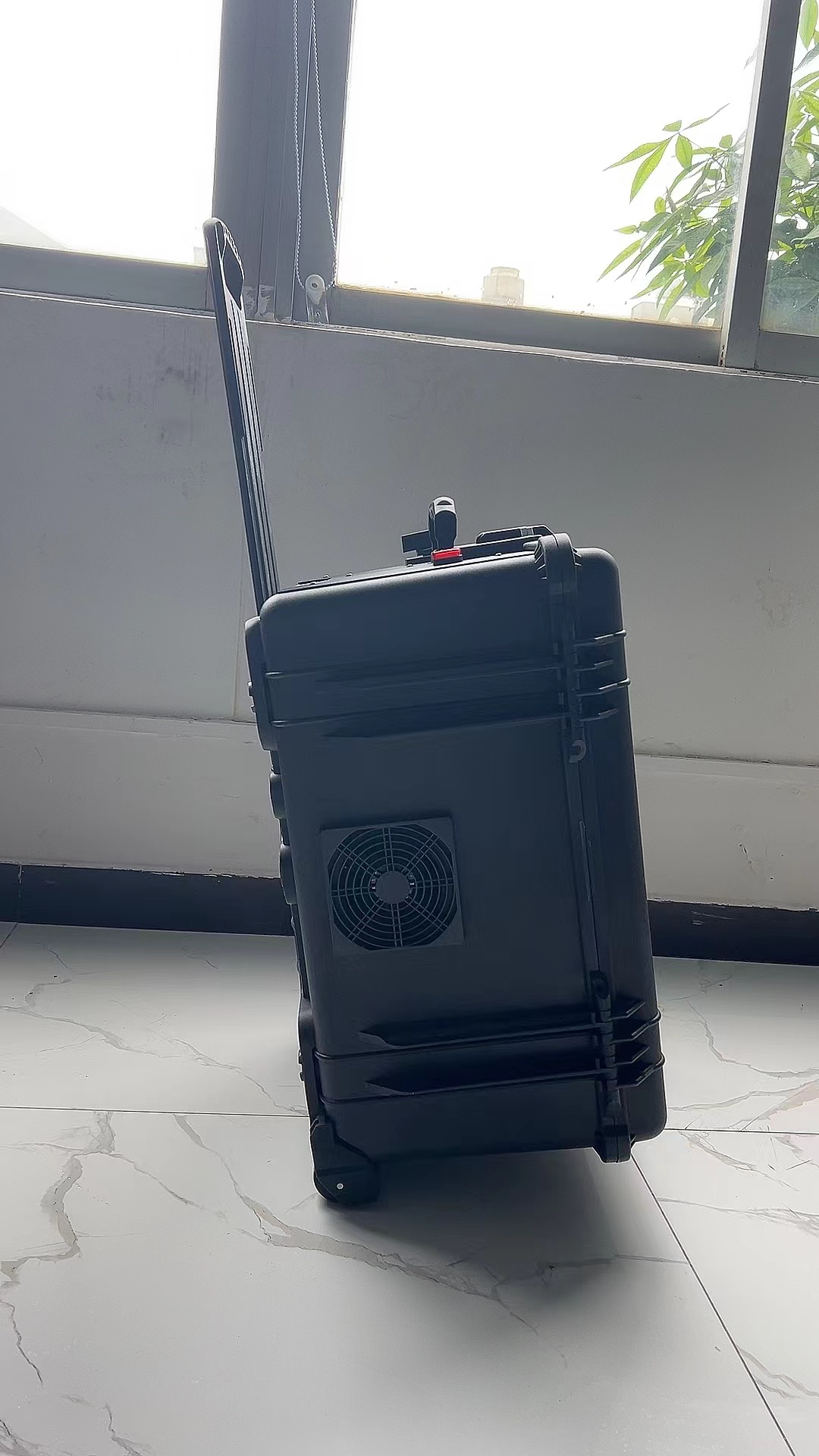 海城手拉箱型移动通信干扰器